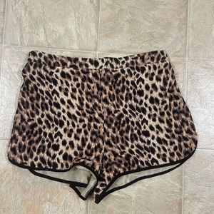MOVING SALE MAKE OFFER Leopard retro gym/skater shorts